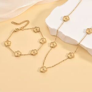 Elegant Gold Flower Jewelry Set
